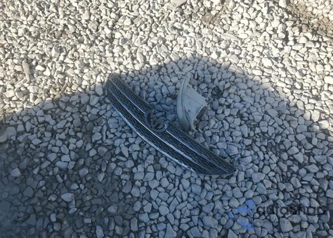 2003 Toyota Camry Le z USA, uszkodzony, nr VIN 4T1BE32KX3U660596